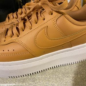 Women’s Nike court vision Alta light cognac